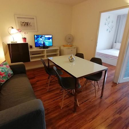 Golden Family Apartments Πράγα Εξωτερικό φωτογραφία