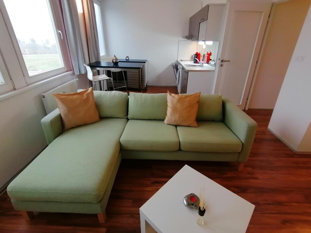 Golden Family Apartments Πράγα Εξωτερικό φωτογραφία
