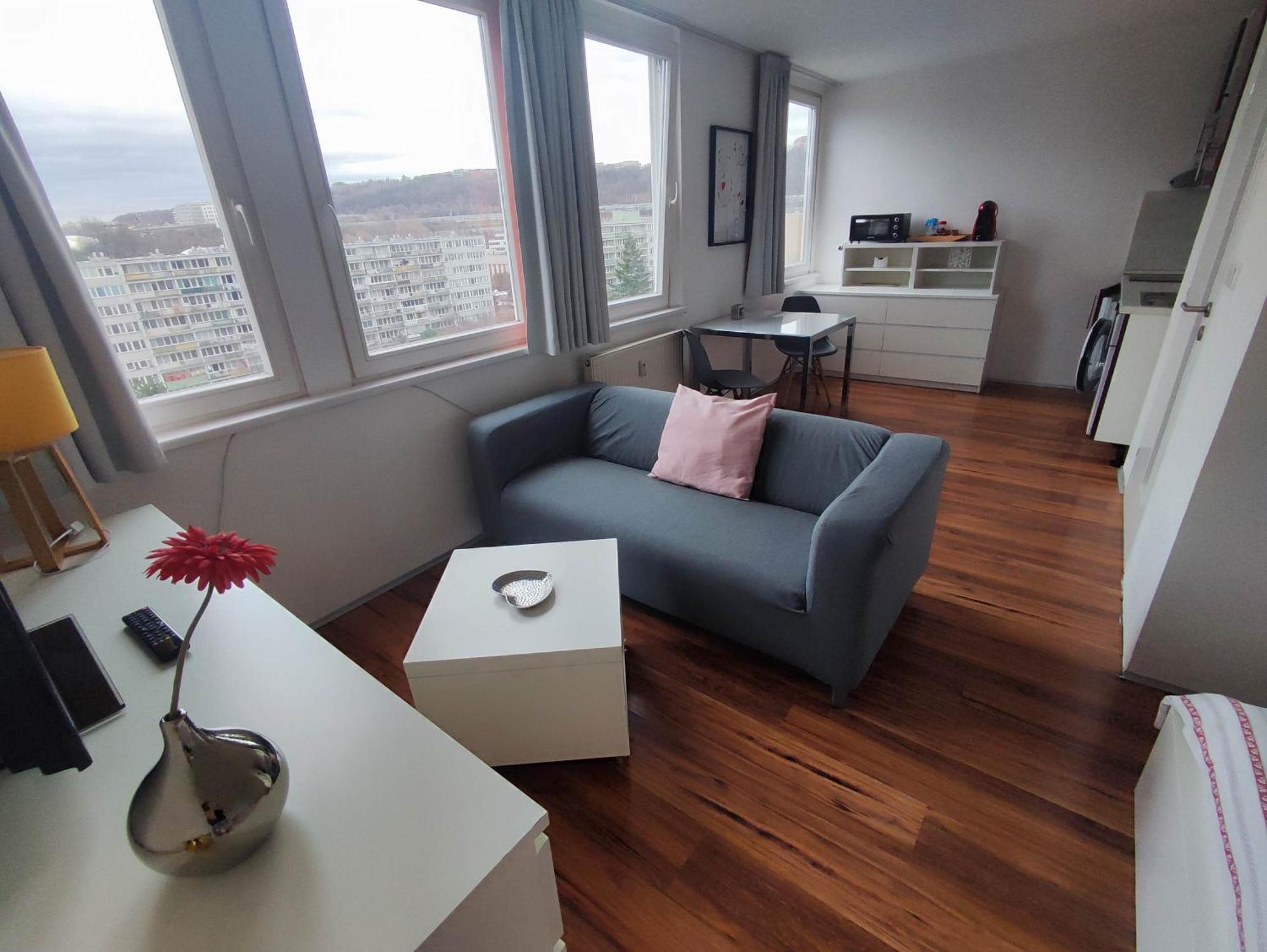 Golden Family Apartments Πράγα Εξωτερικό φωτογραφία
