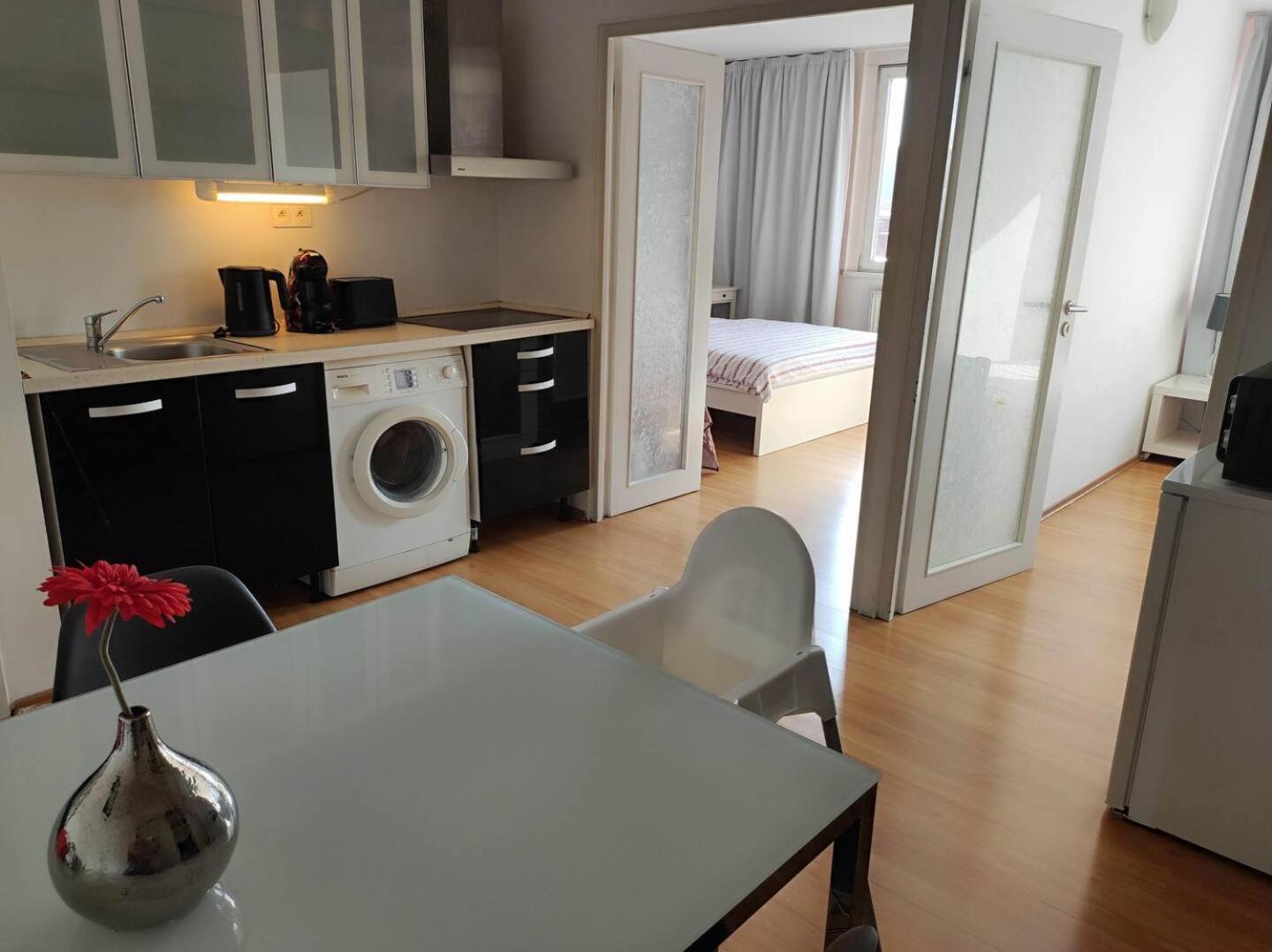 Golden Family Apartments Πράγα Εξωτερικό φωτογραφία
