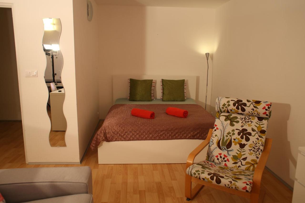 Golden Family Apartments Πράγα Εξωτερικό φωτογραφία